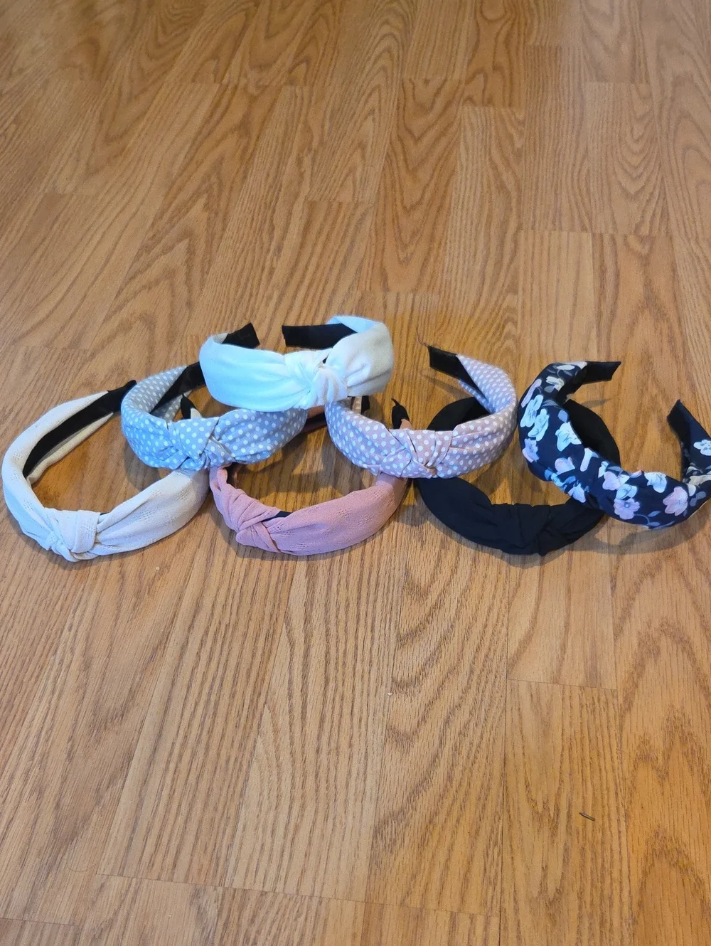 Set of Women’s Knotted Headbands in White, Pink, Light Blue, Black & Floral